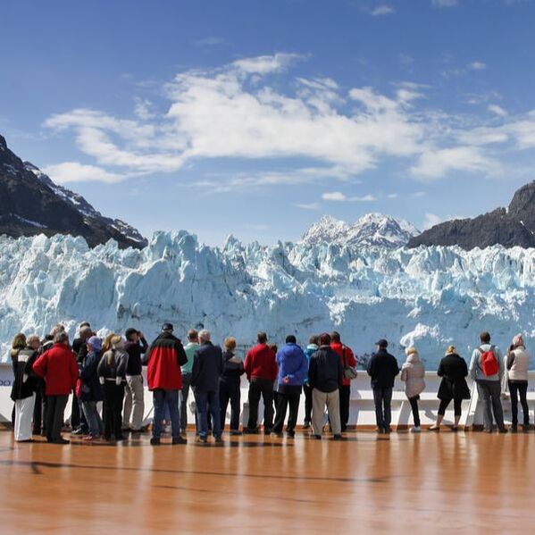Group Cruise Margerie Glacier, Alaska